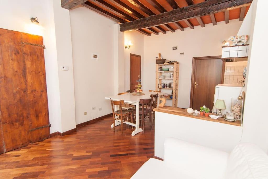 Romantic Apt In San Frediano Firenze Eksteriør billede